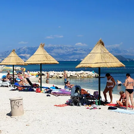 Guest house With A Parking Space 10262 Trogir